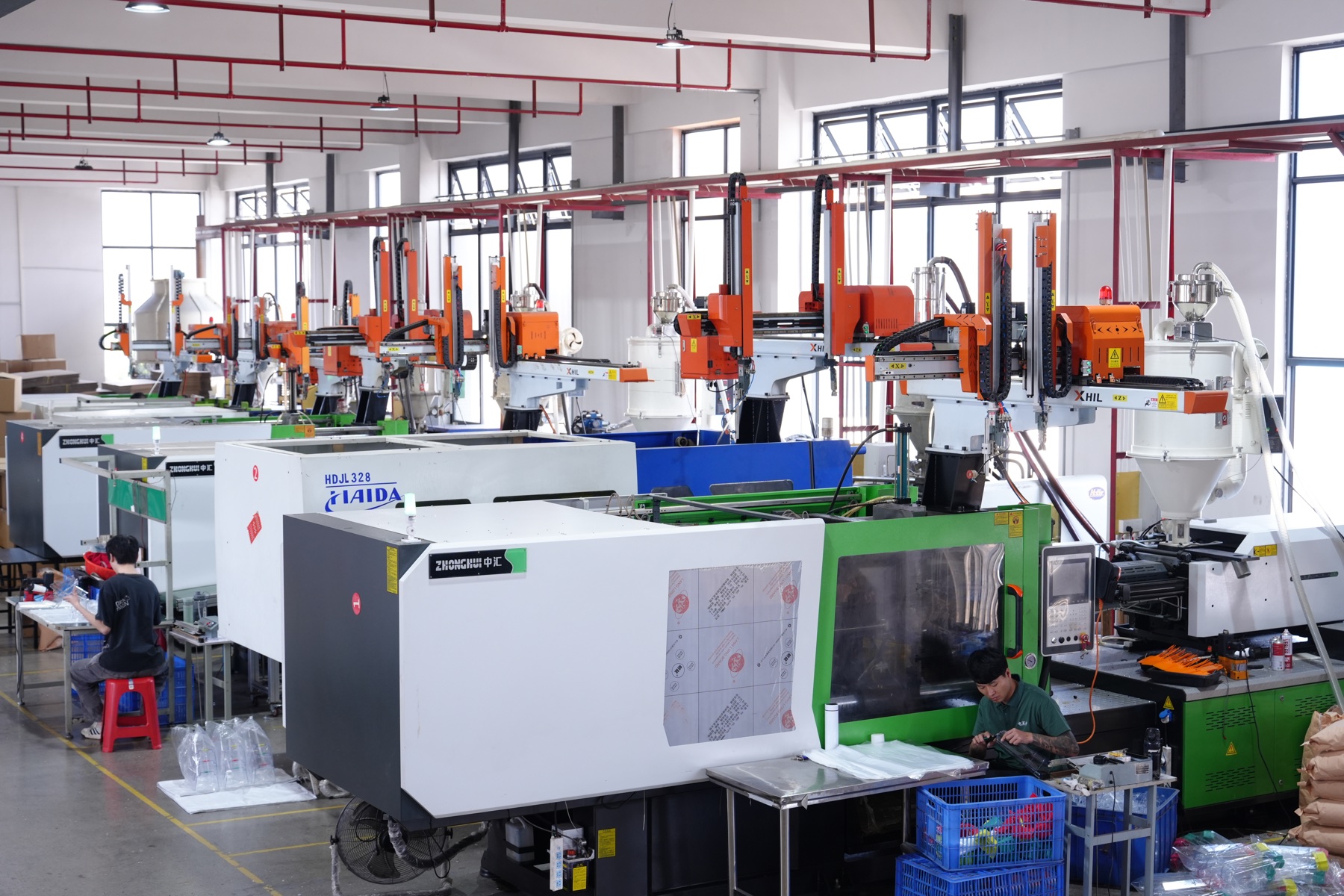 DIANLETE production floor with injection molding equipment